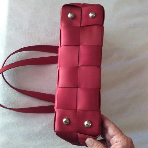 Vintage Mercedes-Benz seatbelt short strap shoulder bag - Picture 3 of 5